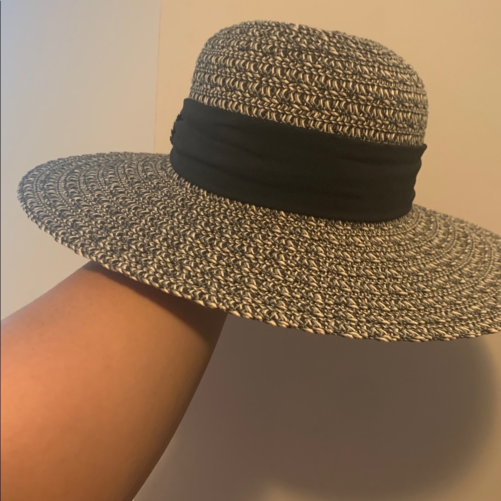 Sun Hat 👒 - Picture 3 of 4